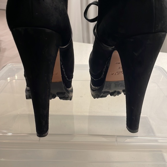 Authentic Alaia Hiking Boots - Picture 9 of 12